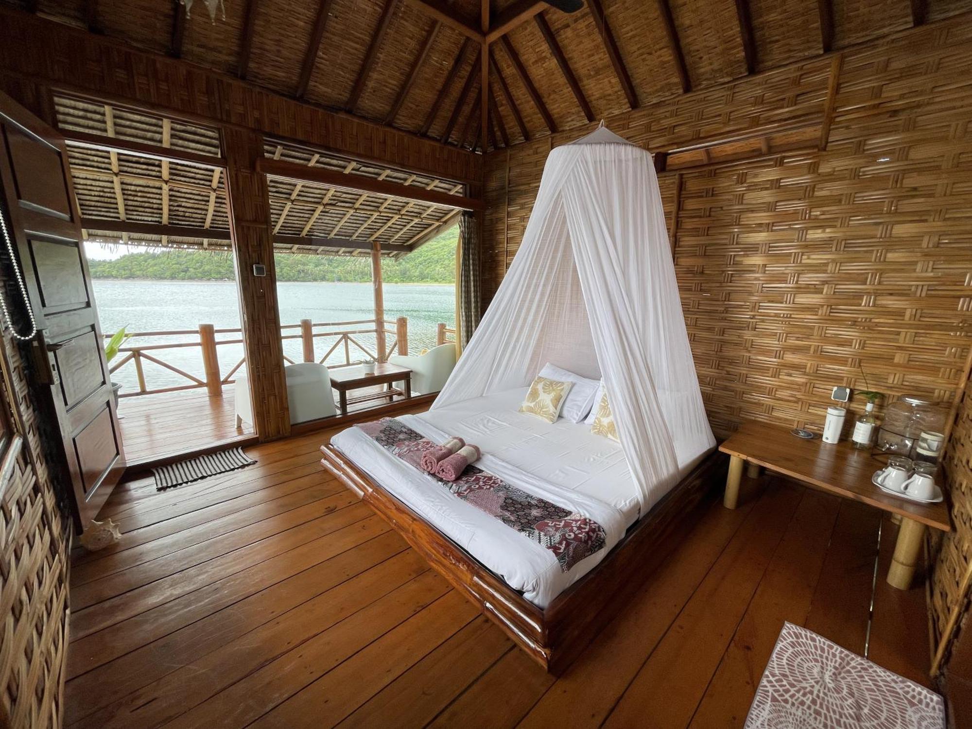 Floating Paradise Karimunjawa Exterior photo